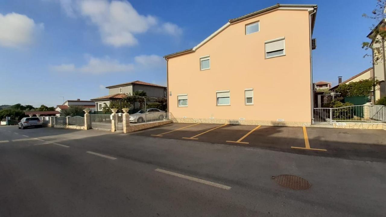 Ferienwohnung Haus Delphin Poreč Exterior foto